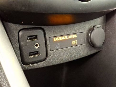 Used 2019 Chevrolet Trax LT w/ LT Convenience Package AWD/4WD image 23