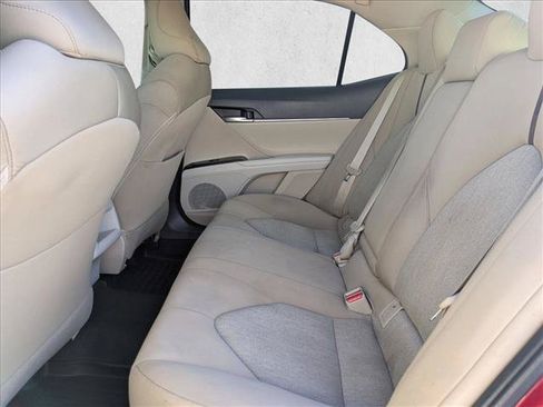 Used 2019 Toyota Camry LE FWD image 22