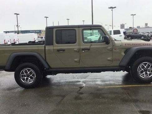 New 2025 Jeep Gladiator Rubicon w/ Safety Group image 9