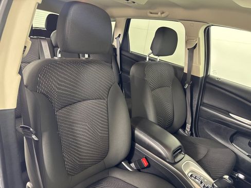 Used 2020 Dodge Journey SE w/ SE Popular Equipment Group image 27