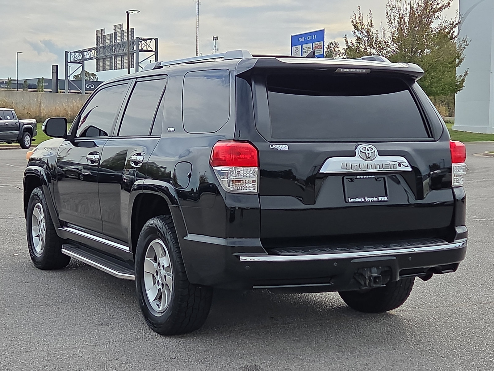 Used 2012 Toyota 4Runner SR5 w/ Convenience Pkg AWD/4WD image 4
