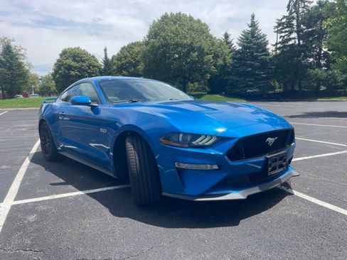 Used 2019 Ford Mustang GT Premium w/ GT Performance Package RWD image 4