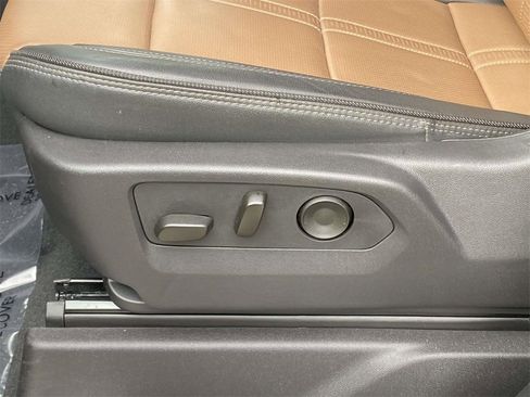 Used 2025 Chevrolet Silverado 2500 High Country w/ High Country Premium Package image 14