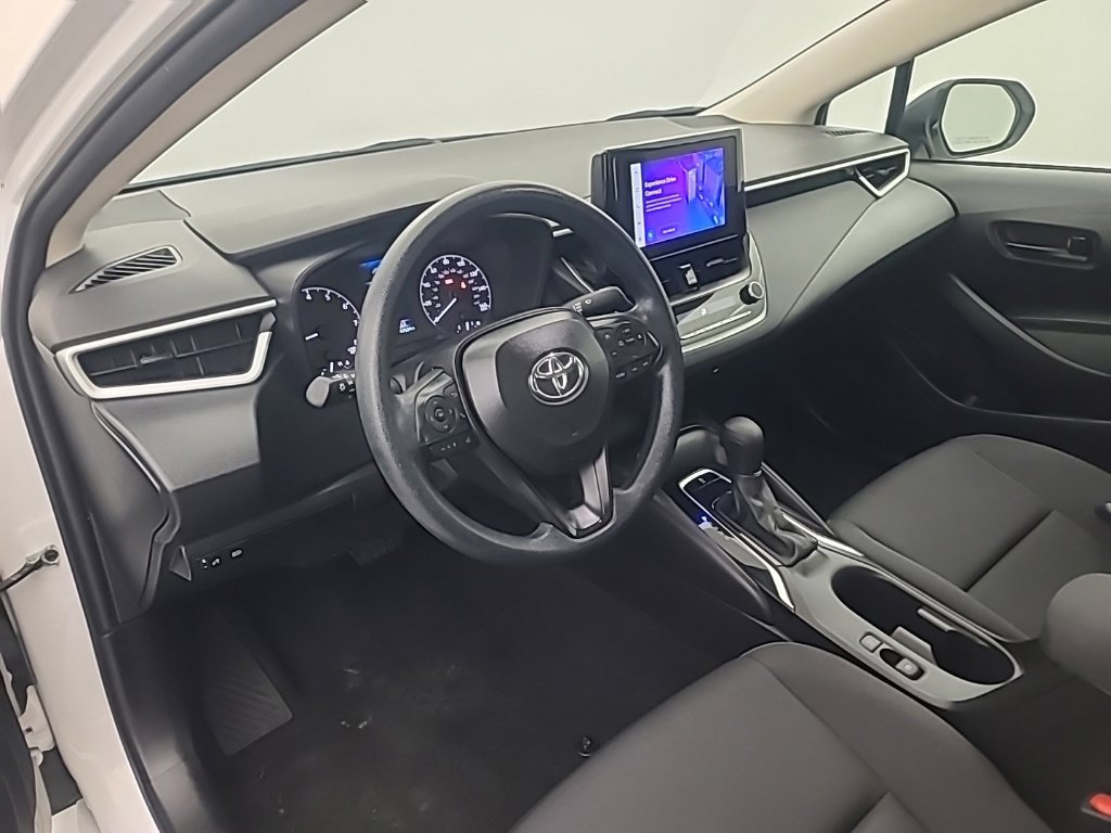 Used 2025 Toyota Corolla LE FWD image 25