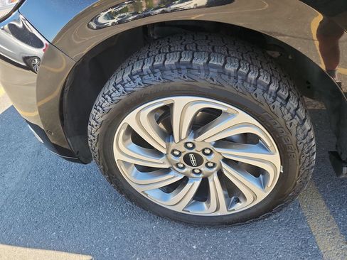 Used 2023 Lincoln Navigator L Reserve AWD/4WD image 18