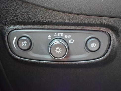 Used 2019 Chevrolet Equinox Premier FWD image 23