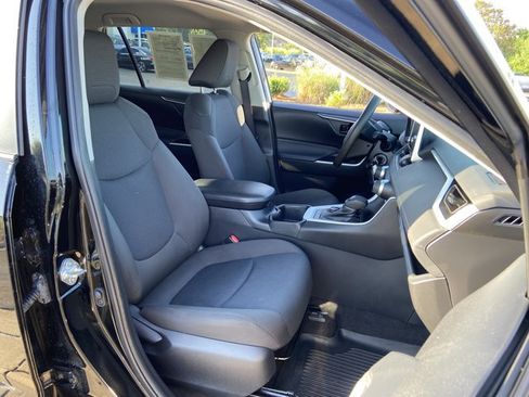 Used 2023 Toyota RAV4 LE AWD/4WD image 24