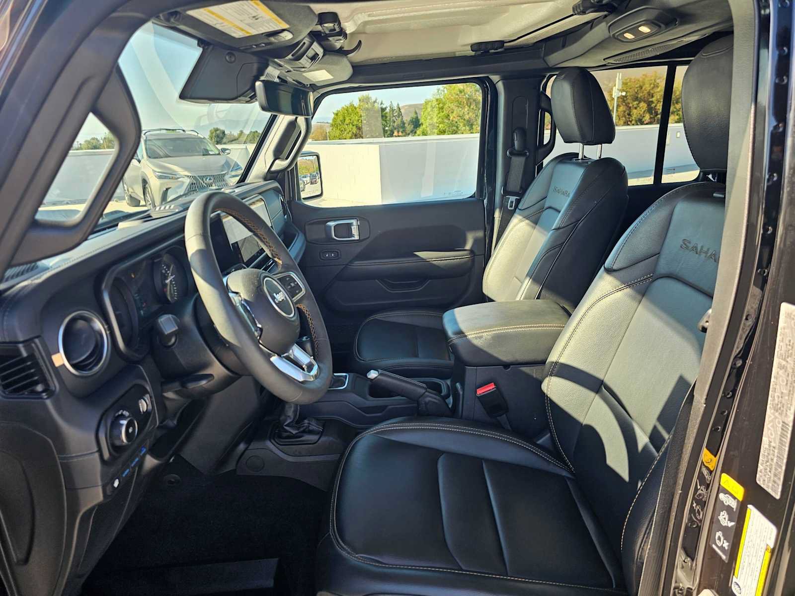 Used 2024 Jeep Wrangler Unlimited Sahara w/ Technology Group AWD/4WD image 20
