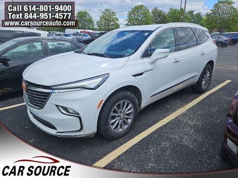 Used 2023 Buick Enclave Essence FWD image 1