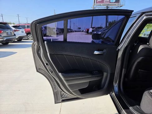 Used 2019 Dodge Charger SXT w/ Blacktop Package RWD image 15