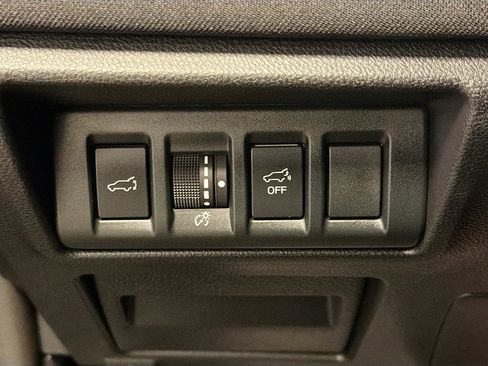 Used 2025 Subaru Outback Premium image 17