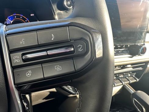 Used 2025 Chevrolet Colorado ZR2 w/ Technology Package image 15