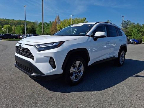 Used 2024 Toyota RAV4 XLE FWD image 3