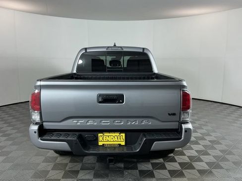 Used 2021 Toyota Tacoma TRD Sport w/ Technology Package AWD/4WD image 5