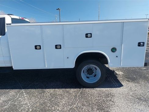 New 2023 Ford F550 4x4 Regular Cab Super Duty image 12