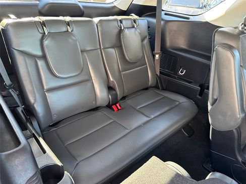 Used 2025 Ford Explorer Active w/ Active Comfort Package image 19