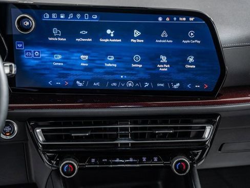 Used 2024 Chevrolet Traverse Z71 w/ Enhanced Driving Package image 23