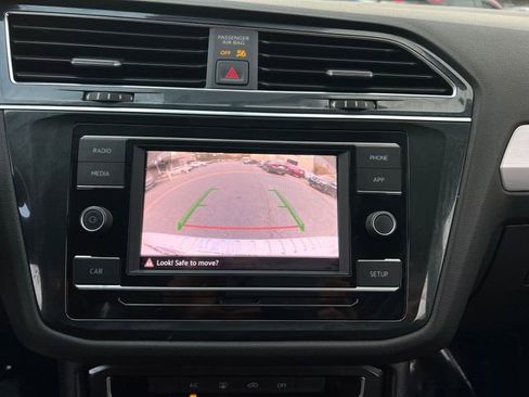 Used 2019 Volkswagen Tiguan S image 24