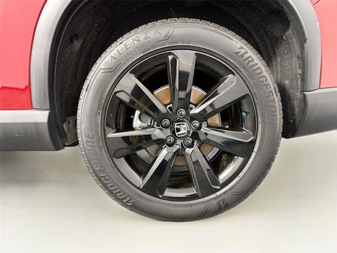 Used 2025 Honda Pilot Black Edition image 28