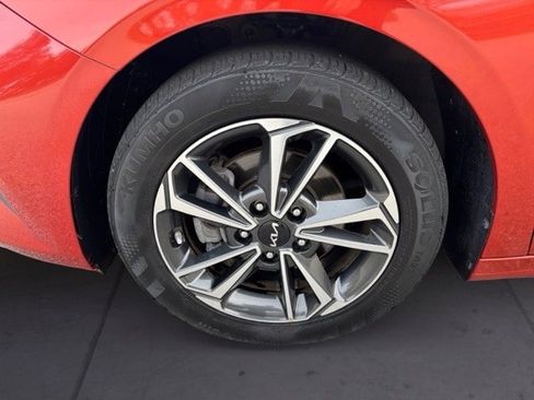 Certified 2023 Kia Forte LXS w/ LXS Technology Package image 9