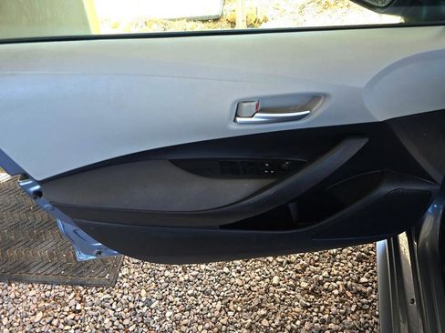 Used 2021 Toyota Corolla LE image 21