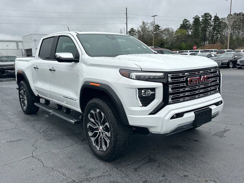 Used 2025 GMC Canyon Denali image 4