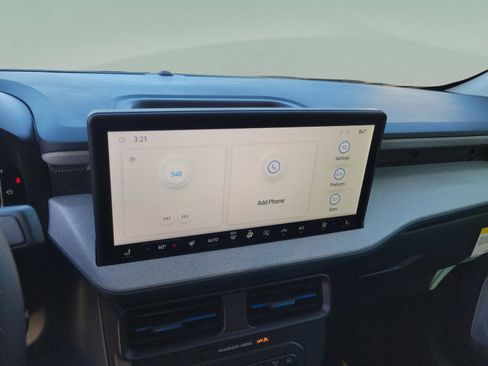 New 2025 Ford Maverick XLT w/ XLT Luxury Package image 16