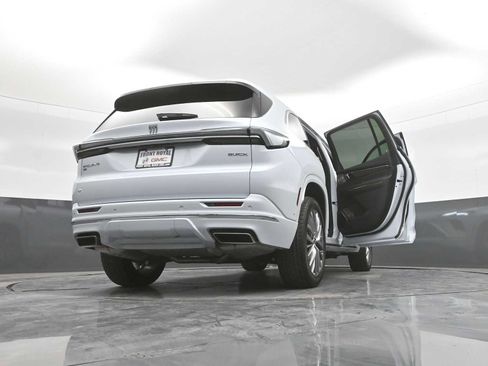 Used 2026 Buick Enclave Avenir w/ Super Cruise Package AWD/4WD image 57