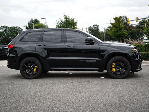 Used 2018 Jeep Grand Cherokee Trackhawk AWD/4WD image 11