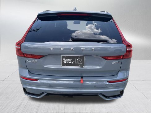 Used 2023 Volvo XC60 B5 Plus AWD/4WD image 7