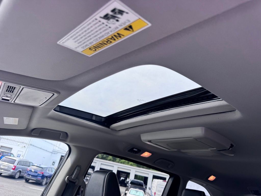 Used 2023 Honda Odyssey Elite image 14