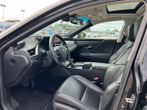 Used 2021 Lexus ES 350 w/ Premium Package FWD image 9