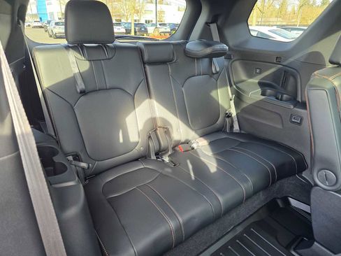 Used 2024 Honda Pilot TrailSport image 13