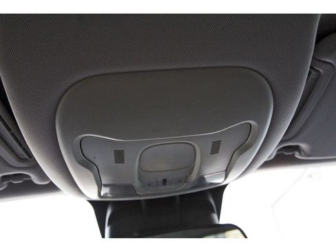 Used 2015 Jeep Renegade Latitude AWD/4WD image 24