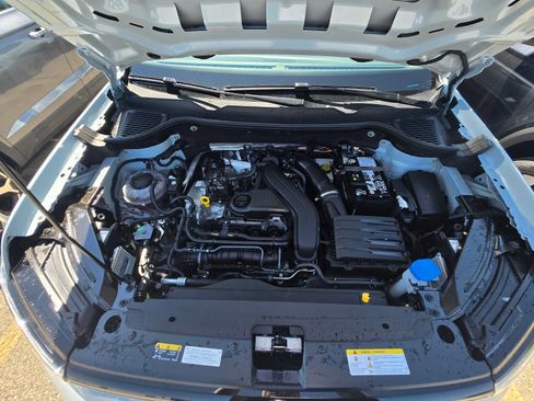 New 2026 Volkswagen Taos SE FWD image 25