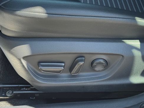Used 2021 Toyota Camry SE FWD image 14