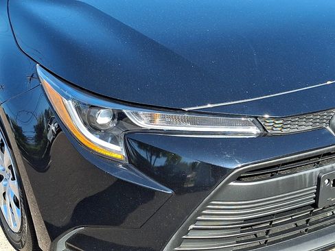 Used 2023 Toyota Corolla LE w/ Carpet Mat Package (TMS) FWD image 9