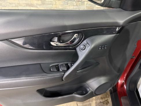 Used 2020 Nissan Rogue SL w/ Premium Package image 10