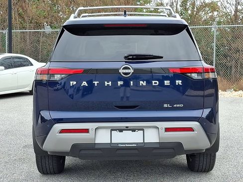 Used 2023 Nissan Pathfinder SL AWD/4WD image 8