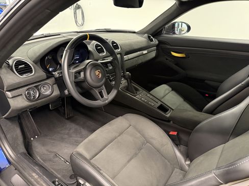 Used 2023 Porsche 718 Cayman GT4 RS RWD image 17