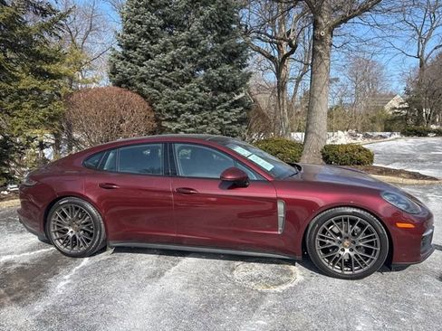 Used 2022 Porsche Panamera 4 Platinum Edition image 5