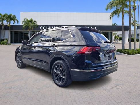 Used 2024 Volkswagen Tiguan SE w/ Panoramic Sunroof Package image 5