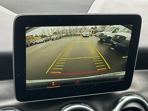 Used 2018 Mercedes-Benz GLA 250 4MATIC image 19