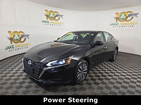 Used 2023 Nissan Altima 2.5 SV image 3