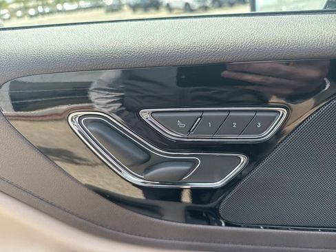 Used 2023 Lincoln Aviator Reserve w/ Elements Package Plus AWD/4WD image 8