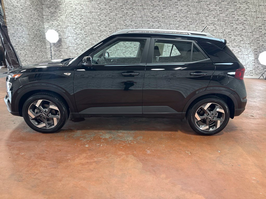 Certified 2026 Hyundai Venue SEL FWD image 4