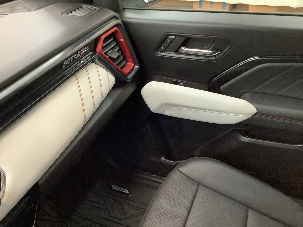 Used 2024 GMC Canyon AT4X AWD/4WD image 20