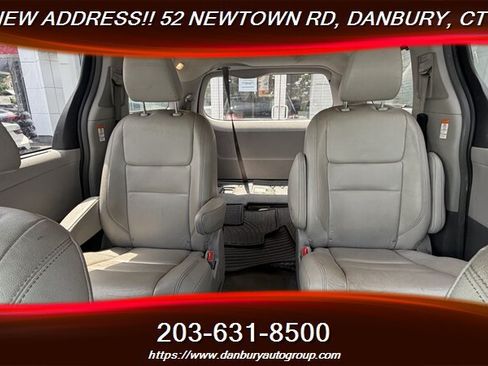Used 2019 Toyota Sienna XLE Premium AWD/4WD image 26
