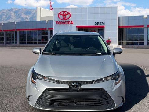 Used 2024 Toyota Corolla LE FWD image 2