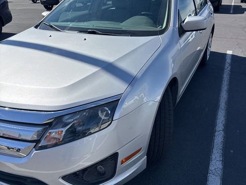 Used 2011 Ford Fusion SE image 3